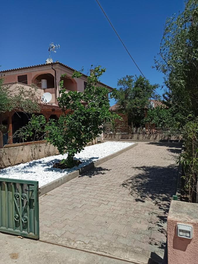 הוילה סאן תאודורו Trilocale Dory A San Teodoro מראה חיצוני תמונה